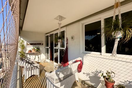 Apartamento para alugar com 230m², 3 quartos e 2 vagas Apartamento para alugar com 230m², 3 quartos e 2 vagasVaranda