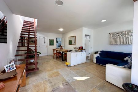 Apartamento para alugar com 230m², 3 quartos e 2 vagas Apartamento para alugar com 230m², 3 quartos e 2 vagasSala