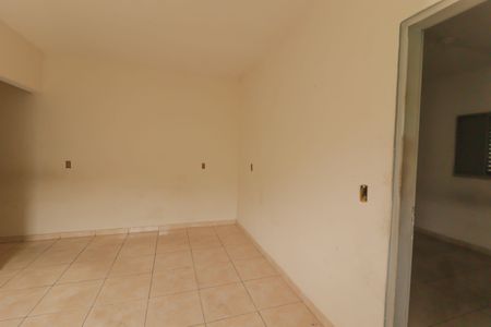 Casa à venda com 200m², 3 quartos e 2 vagas Casa à venda com 200m², 3 quartos e 2 vagasSala