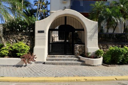 Apartamento para alugar com 400m², 4 quartos e 3 vagas Apartamento para alugar com 400m², 4 quartos e 3 vagasFachada