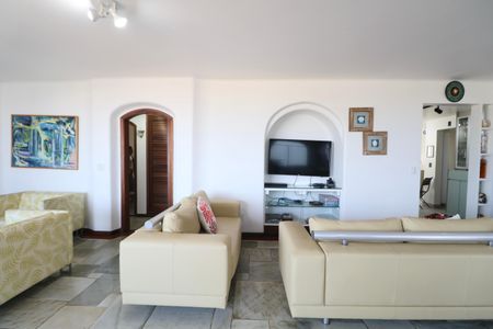 Apartamento para alugar com 400m², 4 quartos e 3 vagas Apartamento para alugar com 400m², 4 quartos e 3 vagasSala