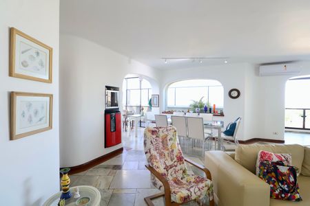 Apartamento para alugar com 400m², 4 quartos e 3 vagas Apartamento para alugar com 400m², 4 quartos e 3 vagasSala