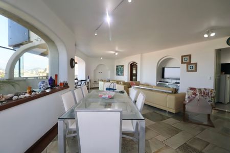 Apartamento para alugar com 400m², 4 quartos e 3 vagas Apartamento para alugar com 400m², 4 quartos e 3 vagasSala