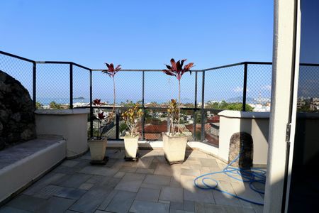 Apartamento para alugar com 400m², 4 quartos e 3 vagas Apartamento para alugar com 400m², 4 quartos e 3 vagasVaranda