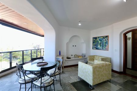 Apartamento para alugar com 400m², 4 quartos e 3 vagas Apartamento para alugar com 400m², 4 quartos e 3 vagasSala