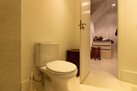 Apartamento para alugar com 109m², 2 quartos e 3 vagas Apartamento para alugar com 109m², 2 quartos e 3 vagasBanheiro da Suíte 1