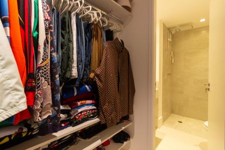 Apartamento para alugar com 109m², 2 quartos e 3 vagas Apartamento para alugar com 109m², 2 quartos e 3 vagasCloset da suíte 1