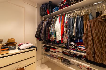 Apartamento para alugar com 109m², 2 quartos e 3 vagas Apartamento para alugar com 109m², 2 quartos e 3 vagasCloset da suíte 1