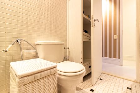 Apartamento para alugar com 109m², 2 quartos e 3 vagas Apartamento para alugar com 109m², 2 quartos e 3 vagasBanheiro da Suíte 2