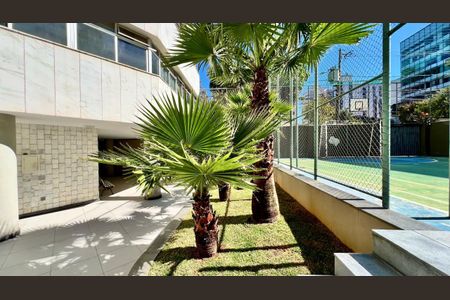 Apartamento à venda com 320m², 4 quartos e 3 vagas Apartamento à venda com 320m², 4 quartos e 3 vagasJardim