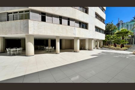 Apartamento à venda com 320m², 4 quartos e 3 vagas Apartamento à venda com 320m², 4 quartos e 3 vagasÁrea comum