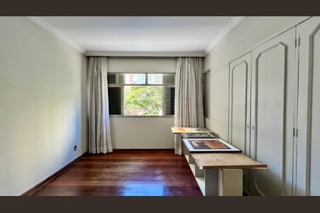 Apartamento à venda com 320m², 4 quartos e 3 vagas Apartamento à venda com 320m², 4 quartos e 3 vagasSuíte