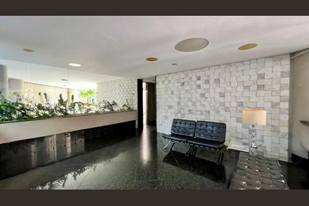 Apartamento à venda com 320m², 4 quartos e 3 vagas Apartamento à venda com 320m², 4 quartos e 3 vagasHall de entrada