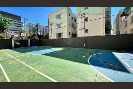 Apartamento à venda com 320m², 4 quartos e 3 vagas Apartamento à venda com 320m², 4 quartos e 3 vagasQuadra Esportiva