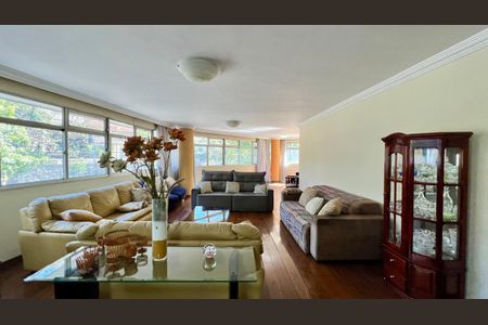 Apartamento à venda com 320m², 4 quartos e 3 vagas Apartamento à venda com 320m², 4 quartos e 3 vagasSala