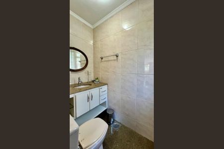 Apartamento à venda com 320m², 4 quartos e 3 vagas Apartamento à venda com 320m², 4 quartos e 3 vagasBanheiro Social