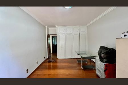 Apartamento à venda com 320m², 4 quartos e 3 vagas Apartamento à venda com 320m², 4 quartos e 3 vagasQuarto 1