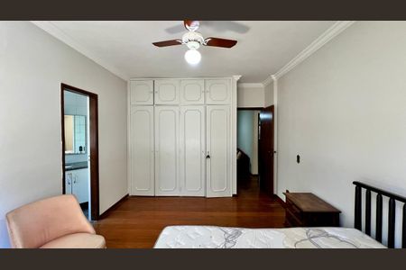 Apartamento à venda com 320m², 4 quartos e 3 vagas Apartamento à venda com 320m², 4 quartos e 3 vagasSuíte