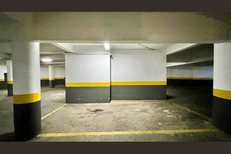 Apartamento à venda com 320m², 4 quartos e 3 vagas Apartamento à venda com 320m², 4 quartos e 3 vagasGaragem