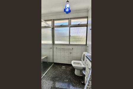 Apartamento à venda com 320m², 4 quartos e 3 vagas Apartamento à venda com 320m², 4 quartos e 3 vagasBanheiro Social