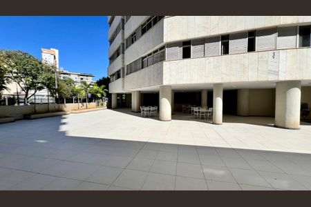 Apartamento à venda com 320m², 4 quartos e 3 vagas Apartamento à venda com 320m², 4 quartos e 3 vagasÁrea comum