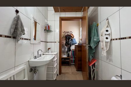 Casa à venda com 124m², 2 quartos e 1 vagaBanheiro