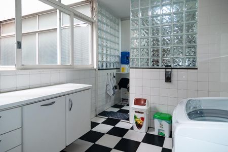 Apartamento à venda com 250m², 3 quartos e 1 vagaÁrea de Serviço