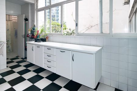 Apartamento à venda com 250m², 3 quartos e 1 vagaÁrea de Serviço