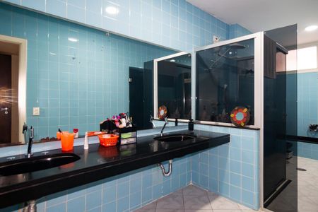 Apartamento à venda com 250m², 3 quartos e 1 vagaBanheiro da Suíte