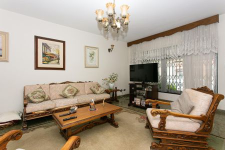 Casa à venda com 300m², 3 quartos e 2 vagasSala