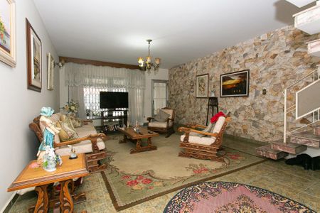 Casa à venda com 300m², 3 quartos e 2 vagasSala