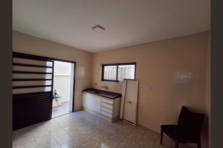 Casa à venda com 120m², 3 quartos e 1 vagaFoto 01