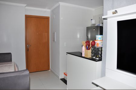 Apartamento à venda com 43m², 2 quartos e 1 vaga Apartamento à venda com 43m², 2 quartos e 1 vagaSala