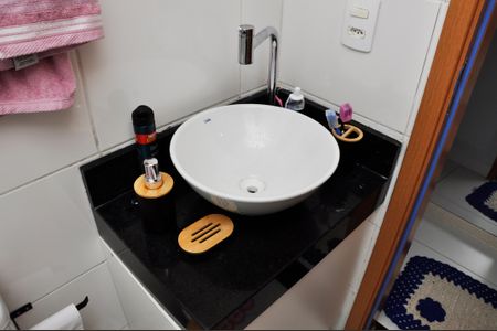 Apartamento à venda com 43m², 2 quartos e 1 vaga Apartamento à venda com 43m², 2 quartos e 1 vagaBanheiro Social