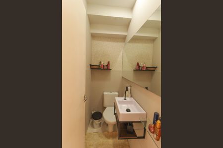 Casa de condomínio à venda com 130m², 3 quartos e 2 vagasBanheiro