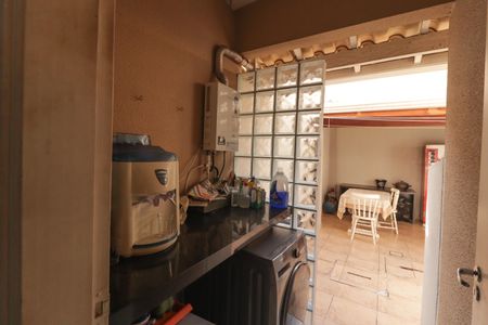 Casa de condomínio à venda com 130m², 3 quartos e 2 vagasCozinha e Área de Serviço