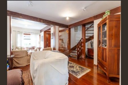 Casa à venda com 280m², 4 quartos e 4 vagas