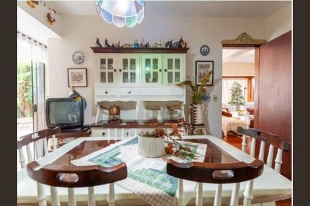 Casa à venda com 280m², 4 quartos e 4 vagas