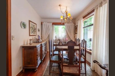 Casa à venda com 280m², 4 quartos e 4 vagas