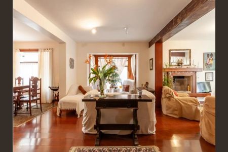 Casa à venda com 280m², 4 quartos e 4 vagas