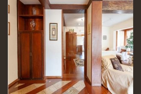 Casa à venda com 280m², 4 quartos e 4 vagas