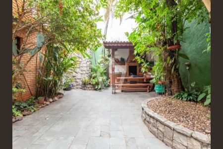 Casa à venda com 280m², 4 quartos e 4 vagas