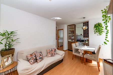 Sala de apartamento à venda com 2 quartos, 48m² em Chácara Cotia, Contagem