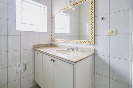 Casa à venda com 593m², 3 quartos e 5 vagas Casa à venda com 593m², 3 quartos e 5 vagasBanheiro social