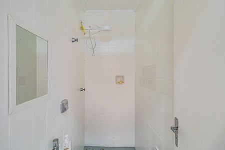 Casa à venda com 593m², 3 quartos e 5 vagas Casa à venda com 593m², 3 quartos e 5 vagasBanheiro de serviço