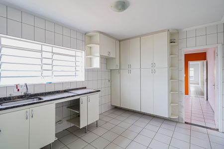 Casa à venda com 593m², 3 quartos e 5 vagas Casa à venda com 593m², 3 quartos e 5 vagasCozinha