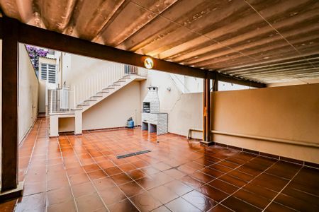 Casa à venda com 593m², 3 quartos e 5 vagas Casa à venda com 593m², 3 quartos e 5 vagasQuintal