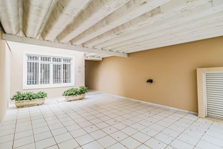 Casa à venda com 593m², 3 quartos e 5 vagas Casa à venda com 593m², 3 quartos e 5 vagasGaragem