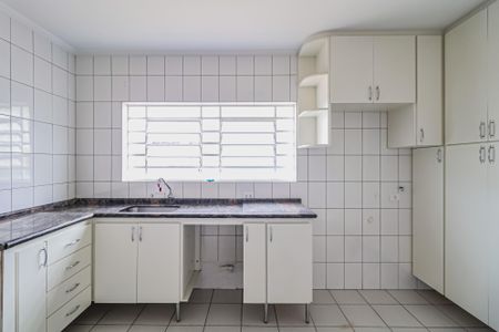 Casa à venda com 593m², 3 quartos e 5 vagas Casa à venda com 593m², 3 quartos e 5 vagasCozinha