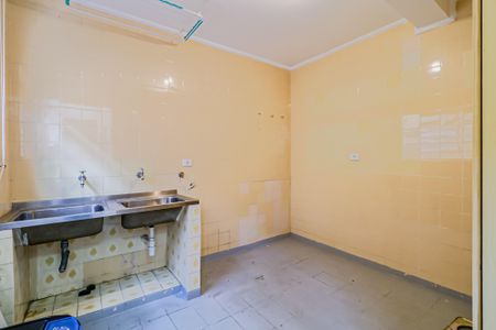 Casa à venda com 593m², 3 quartos e 5 vagas Casa à venda com 593m², 3 quartos e 5 vagasÁrea de serviço